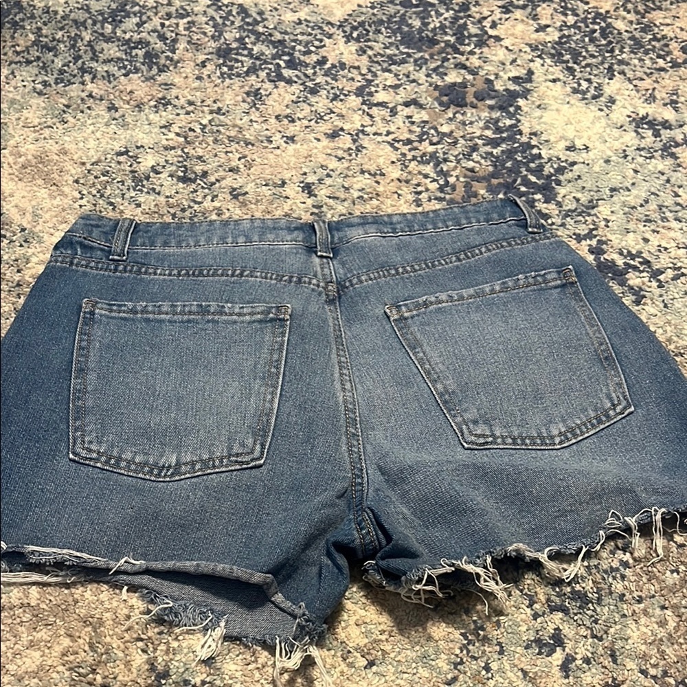 No Boundaries High Rise Star Embroidered Distressed Denim Shorts Women'sSize 11 - Picture 2 of 4